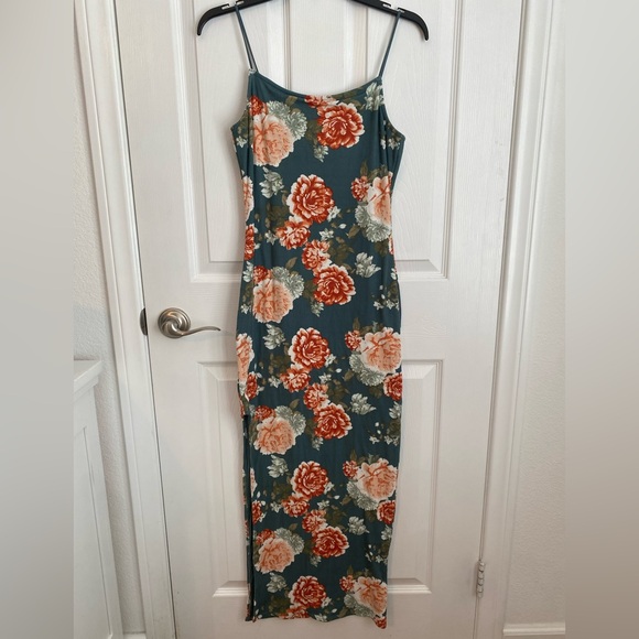 Justify Floral bodycon dress - Picture 1 of 5